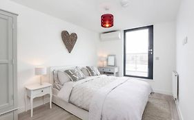 2 Bedroom Penthouse - Large Balcony - Minster View