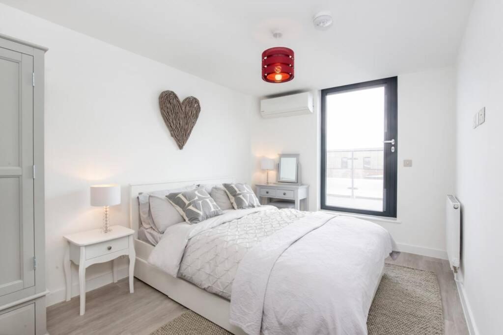 2 Bedroom Penthouse - Large Balcony - Minster View York Exterior photo
