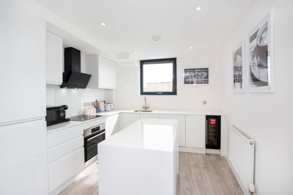 2 Bedroom Penthouse - Large Balcony - Minster View York Exterior photo