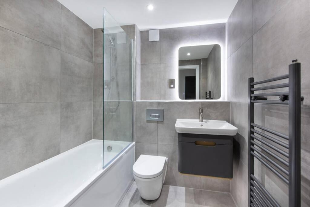 2 Bedroom Penthouse - Large Balcony - Minster View York Exterior photo