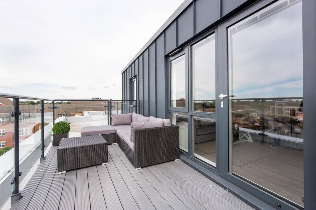 2 Bedroom Penthouse - Large Balcony - Minster View York Exterior photo
