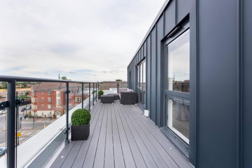 2 Bedroom Penthouse - Large Balcony - Minster View York Exterior photo
